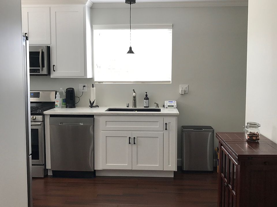 1st image of 1559 W 80th St