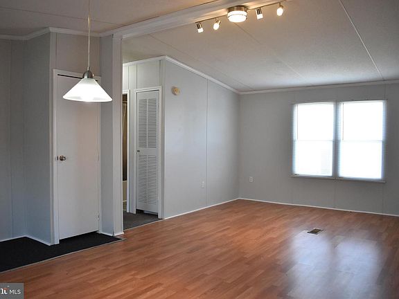 5th image of 11931 Heather Dr