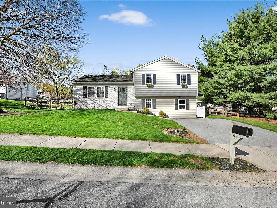 1st image of 240 Birchwood Ln