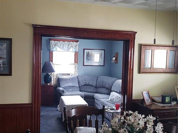 5th image of 81 School St