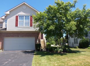 816 Riding Ln, Saint Charles, IL 60174