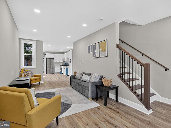 5th image of 1005 Maple St