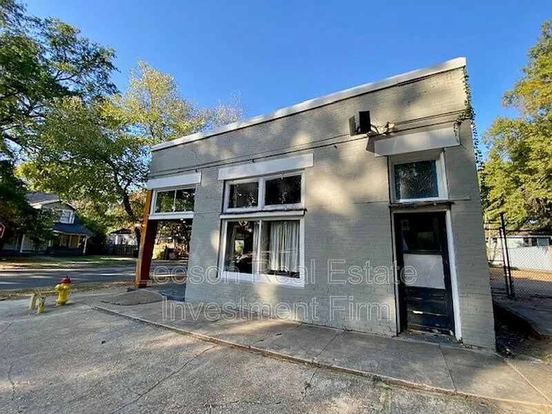 Studio, 1717 sqft, $1,250 — Photo 2