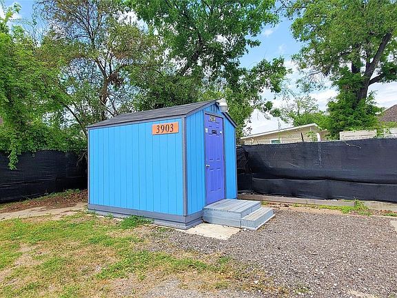 2nd image of 3903 Fulton St