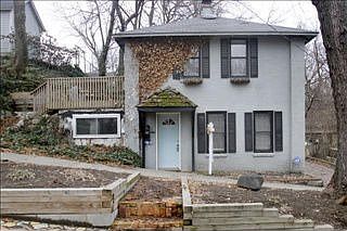 1st image of 616 Pioneer St
