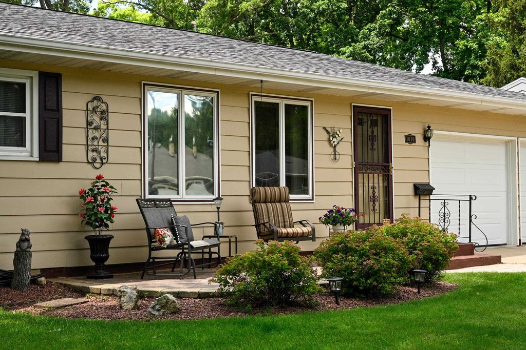 1610 Homberg Ln, Madison, WI - View 2