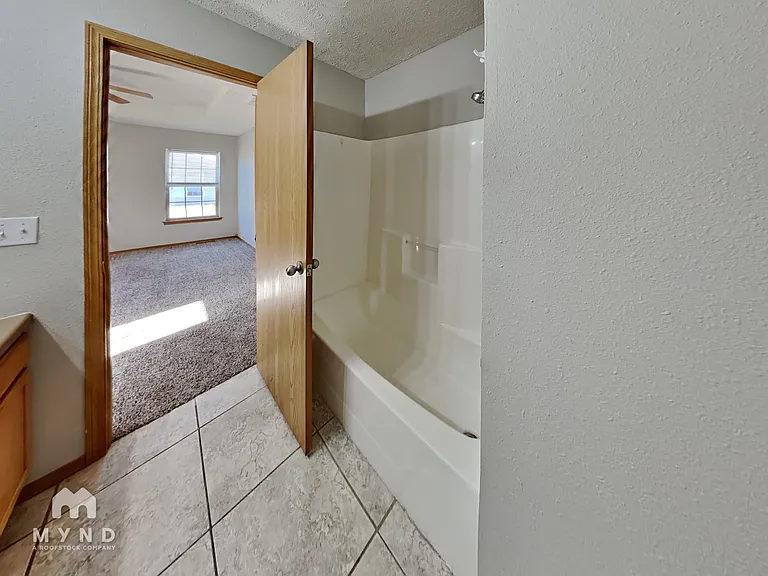 1143 S Brown Ave — Photo 11