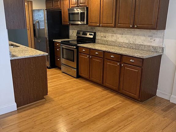 3rd image of 29595 Dutchmans Ln APT 702