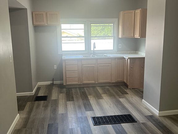 4th image of 442 N Park Ave #1