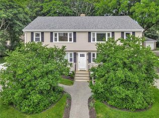 8 Caswell Ave, Newport, RI 02840