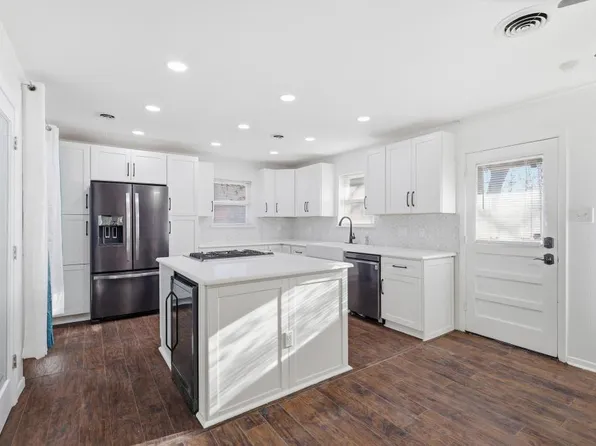 106 N 9th St, Sanger, TX 76266