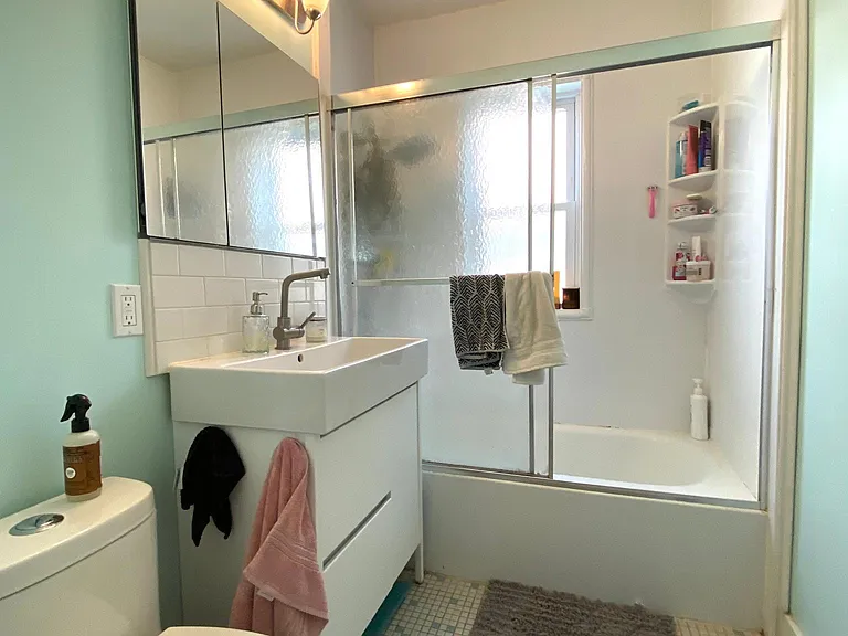 2 Vassar St #1 — Photo 11