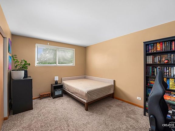 5th image of 453 Newport Cir