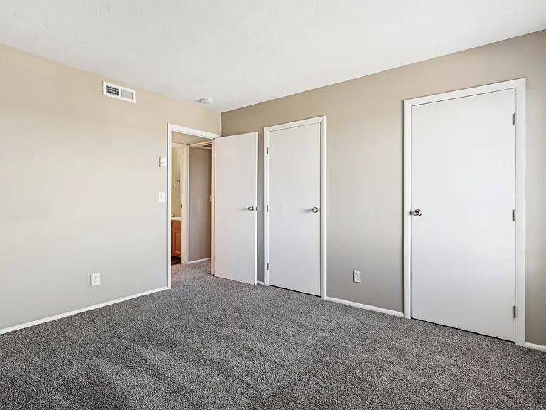 Oakwood Apartments — Photo 23