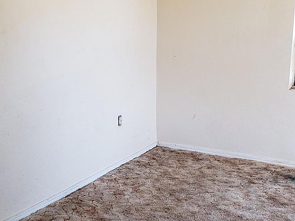 5th image of 1010 N Woodland St