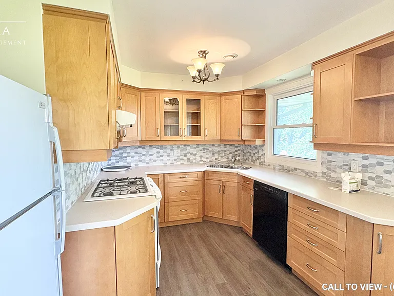 253 Fairlawn Ct #1 — Photo 8