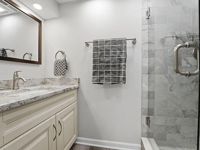 2257 Fishinger Rd — Photo 38