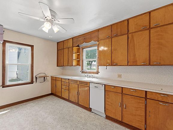 4th image of 509 1st St N