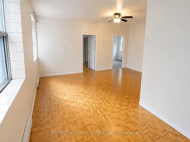 126 Dundas St E #301 — Photo 11