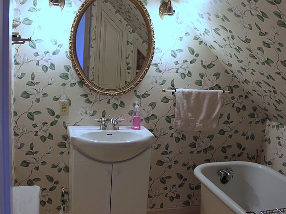 Upper Bath