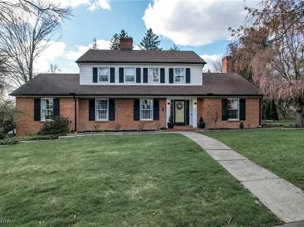 4870 Oak Knoll Dr, Youngstown, OH 44512