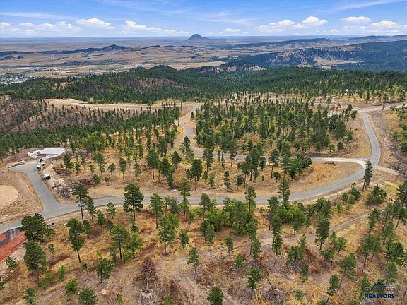 2nd image of 35 Three Peaks Pass Rd