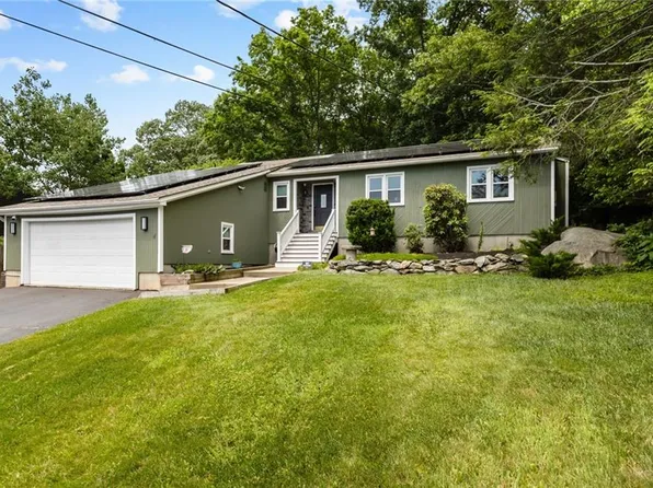 4 Amanda Ct, North Providence, RI 02904