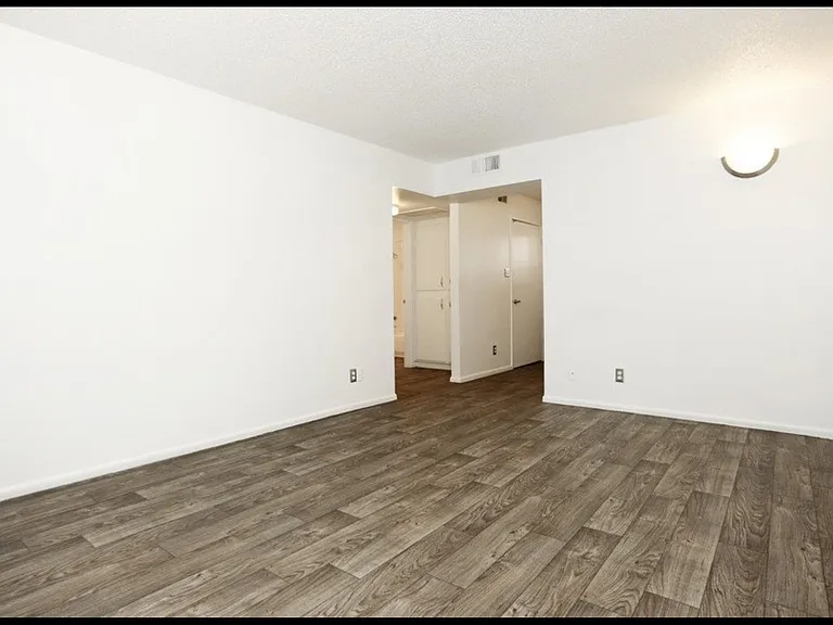 Parkside Apartments — Photo 7
