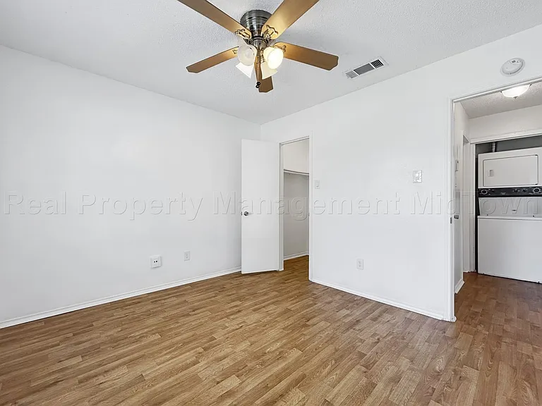 536 Guerin Dr #534 — Photo 6