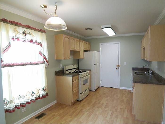 2nd image of 1036 Brunswick Hbr