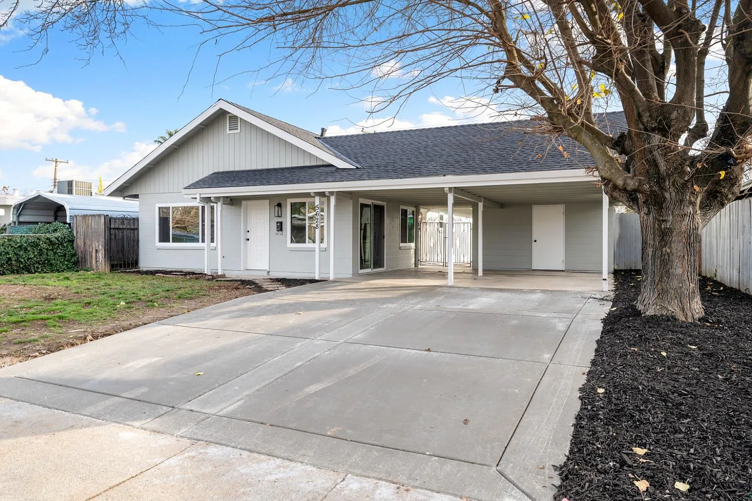 5628 Manmar Way photo 1