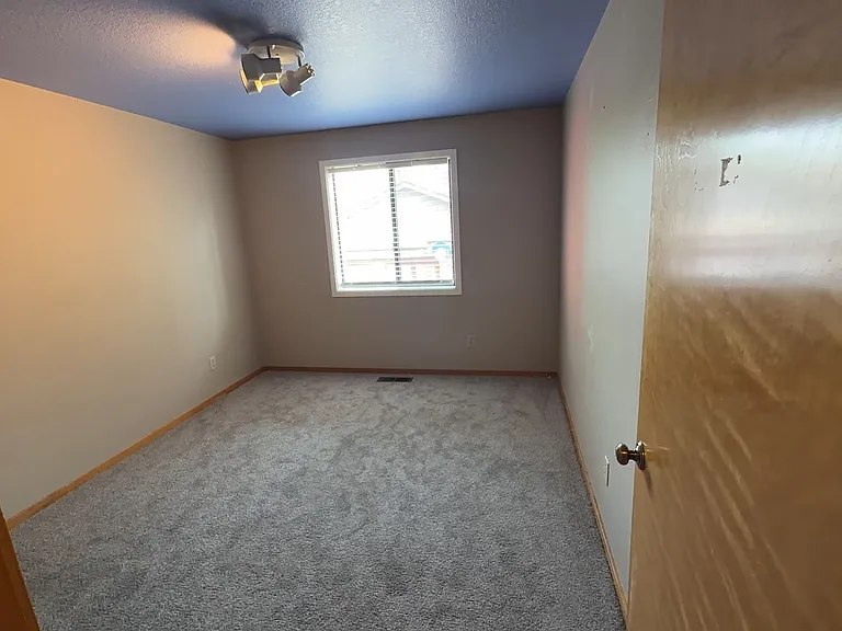 2741 NE Laramie Way — Photo 9