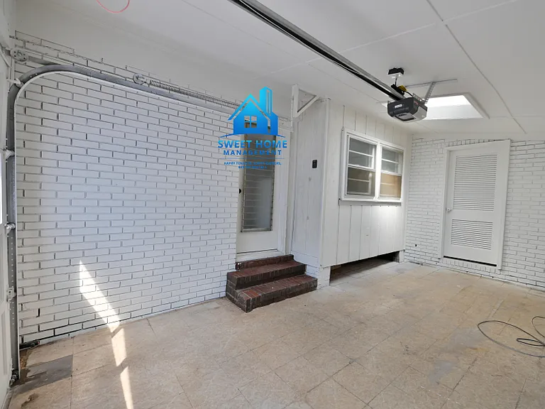 2908 Urban Ave — Photo 12