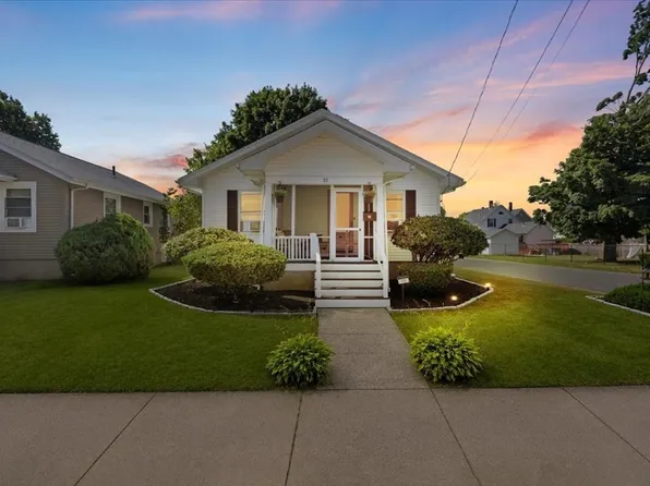 10 Elizabeth St, Taunton, MA 02780