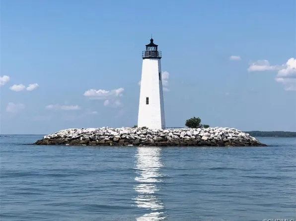 191 Bayshore Ave, Mathews, VA 23109