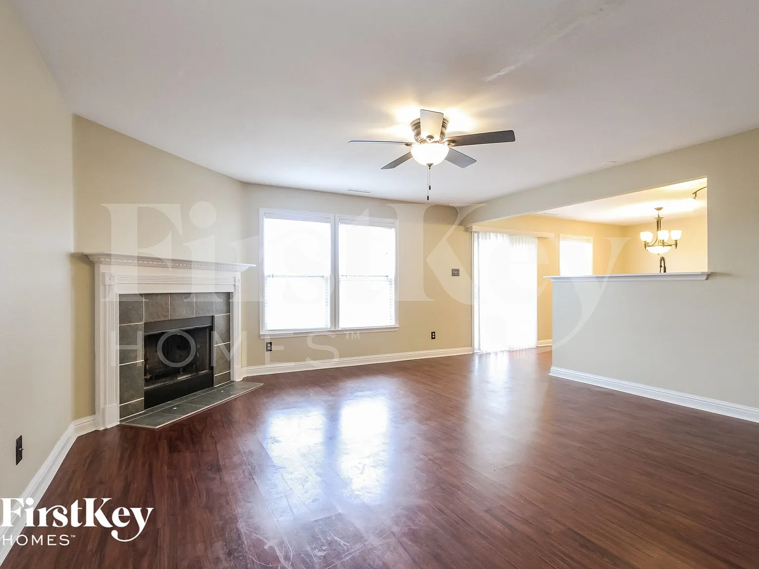 3 bed, 3.0 bath, 1792 sqft, $1,880 — Photo 2
