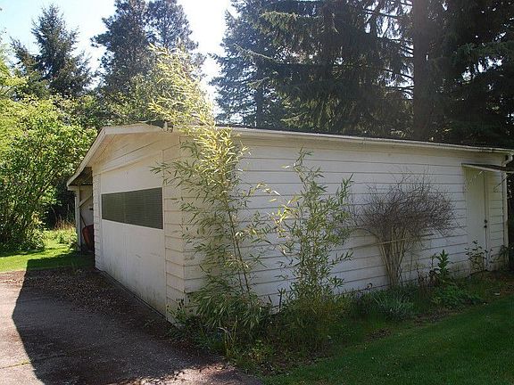 4th image of 13404 8th Ave S