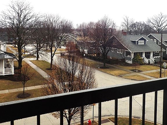 5th image of 104 N Pine Ave APT 401