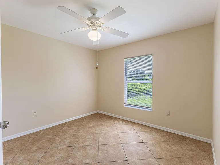 6012 Thrush Ave — Photo 8