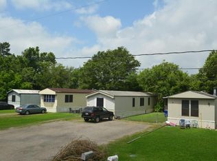 106 Gossett St, Highlands, TX 77562