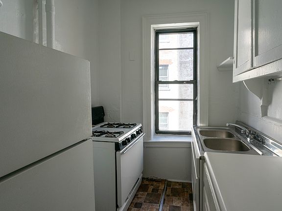 5th image of 189 Claremont Ave APT 61