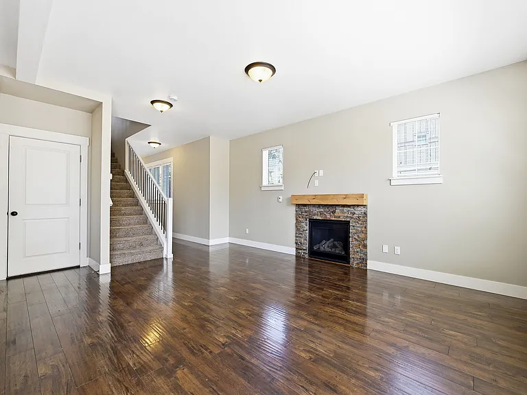 1064 SE Leonel Ln — Photo 5