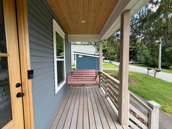 34 Gudger Rd, Candler, NC 28715