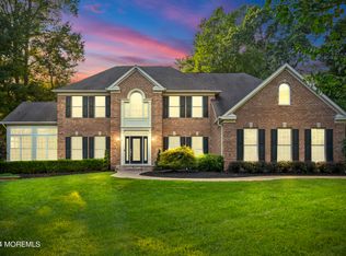 1 Bridgewater Way, Farmingdale, NJ 07727
