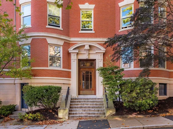 239 Rawson Rd APT 2, Brookline, MA 02445