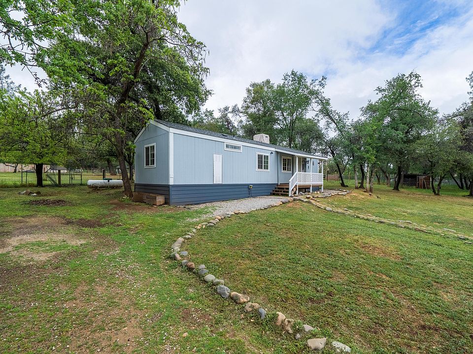 1st image of 15956 Cloverlorrie Ln