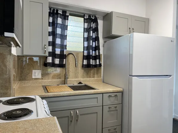 1063 Lower Main St APT 502, Wailuku, HI 96793