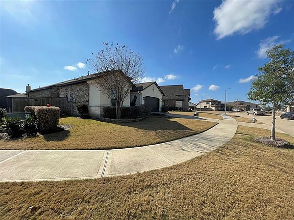 4th image of 2206 Rose Manor Ct