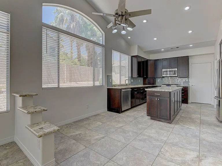 8437 Willowleaf Ct — Photo 16