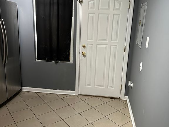 4th image of 5947 S Rockwell St Unit 2